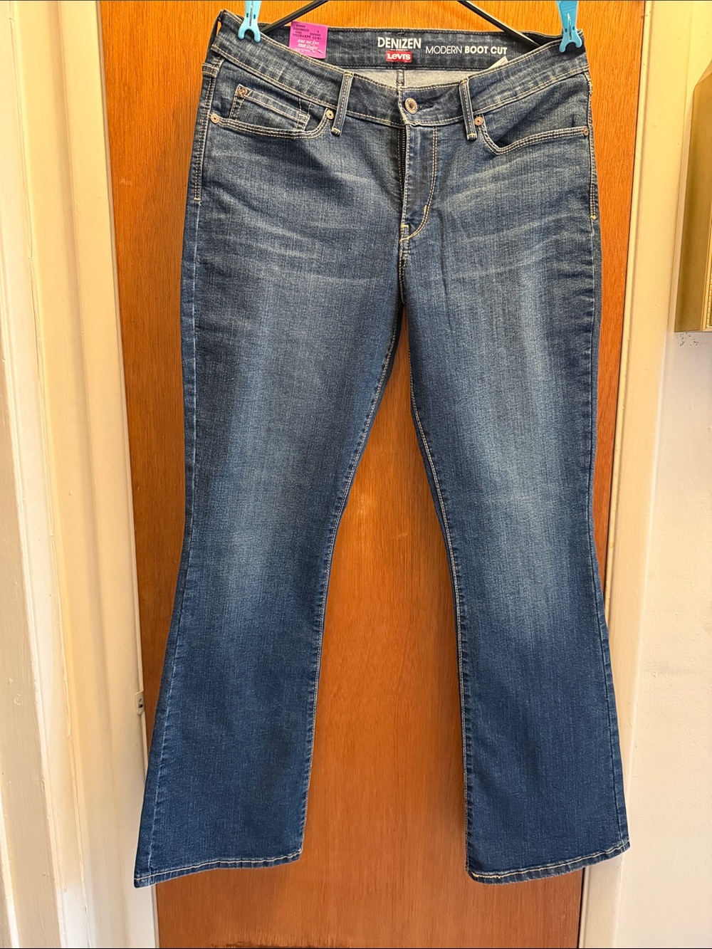 Levi's Boot Cut Jeans in Medium Blue Wash size 10S
